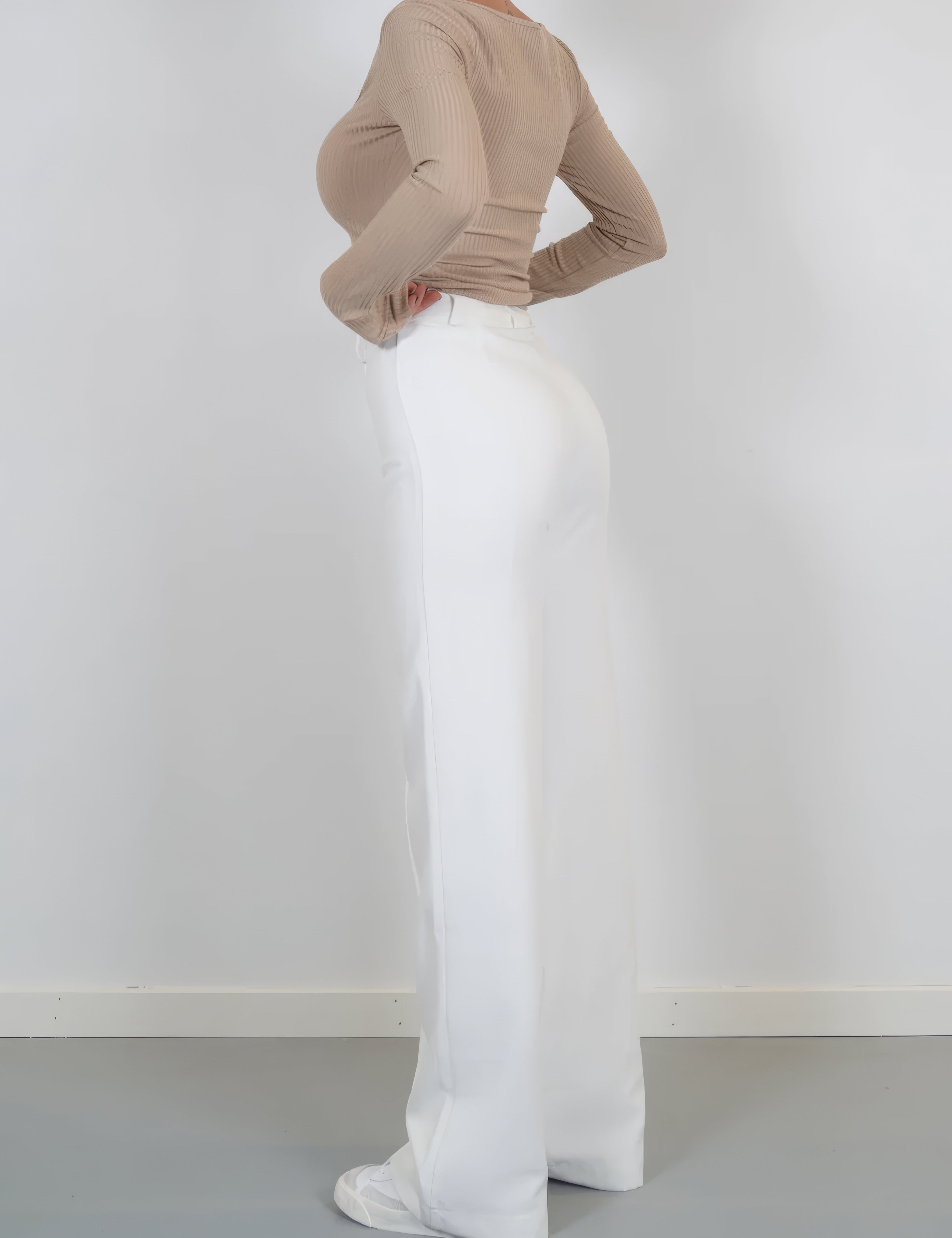 2WIT_5d9a7354-a3fb-48f8-a7c5-266cb54db092.jpg