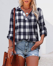 Kylie | Stijlvolle Geruite V-hals Blouse met Lange Mouwen
