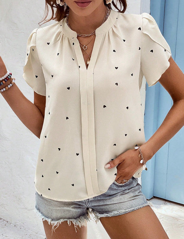 Brigitte | Charmante Blouse met Hartjesprint en V-Hals